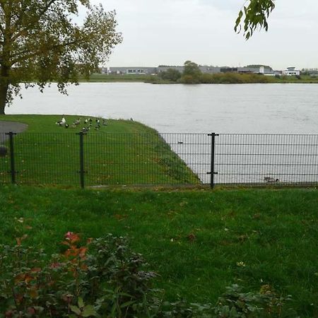 De Zilveren Karper IJsselmuiden Esterno foto